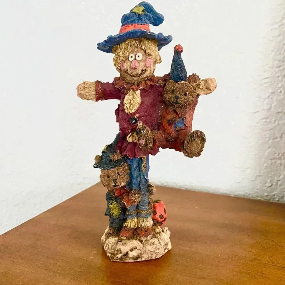 Vintage late 80s / early 90s Halloween Scarecrow Figurine Bear Cubs